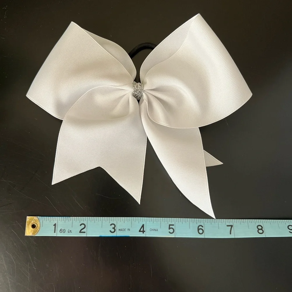 White bow - Picture 4 of 5